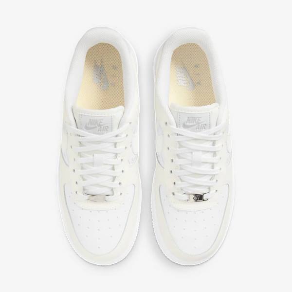 Zapatillas Nike Air Force 1 07 Mujer Blancas Plateadas | NK634ANU