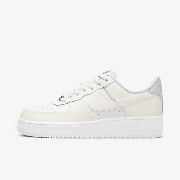 Zapatillas Nike Air Force 1 07 Mujer Blancas Plateadas | NK634ANU