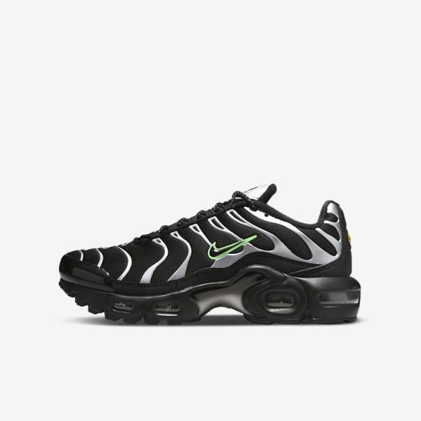 Zapatillas Nike Air Max Plus Older Niños Negras Verde Metal Plateadas Negras | NK345CLI