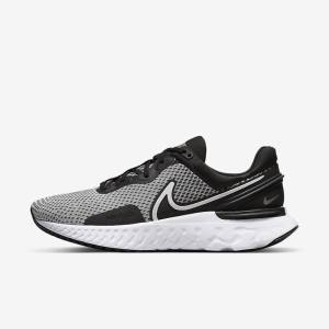 Zapatillas Running Nike React Miler 3 Carretera Hombre Blancas Negras Metal Plateadas | NK653RJG